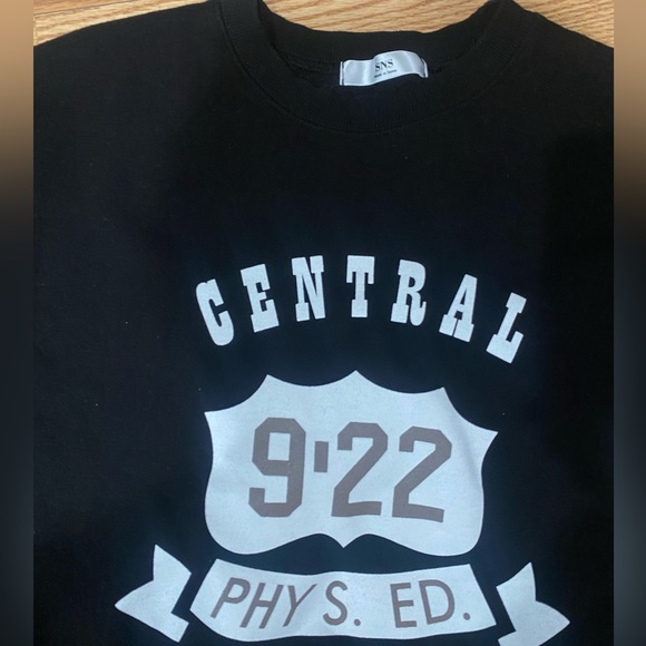 Korean Graphic Sweatshirt SNS Boxy Fit - Picture 3 of 3